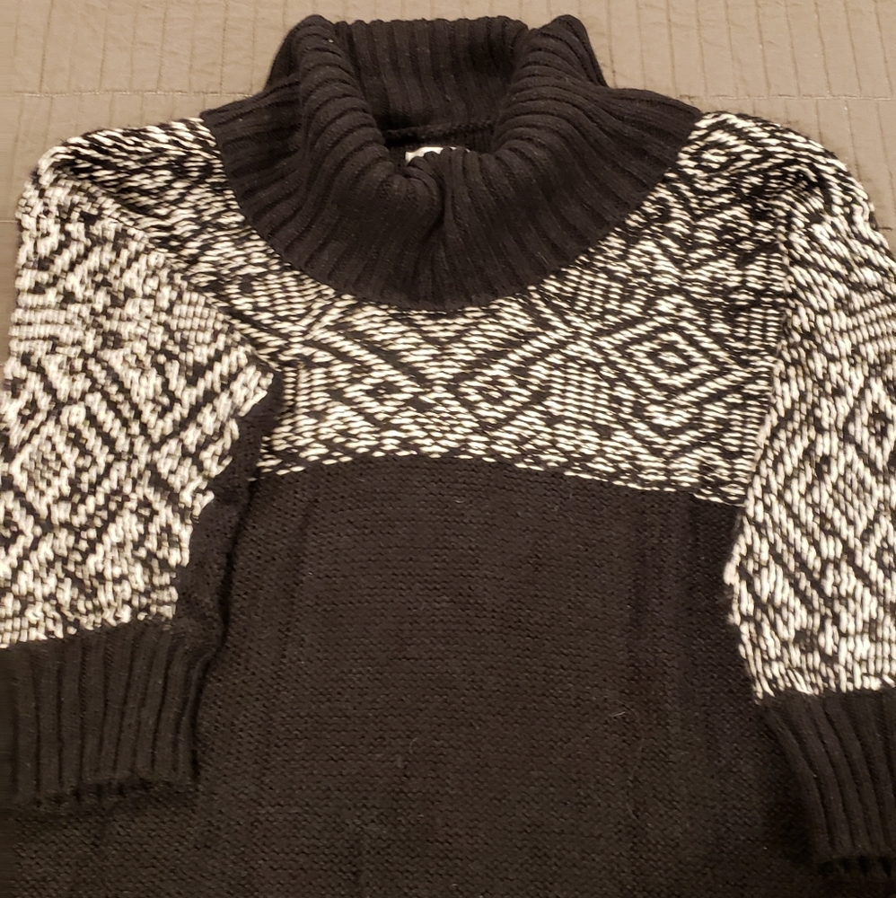 Maternity 3/4 sleeve sweater
